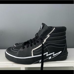 Vans Sk8-Hi bolt black and white mens size 7 shoes women’s size 8.5